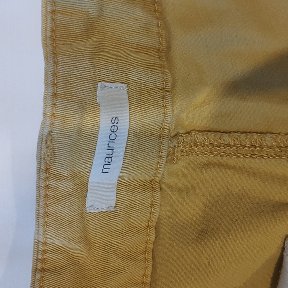 Shorts - Picture 2 of 3